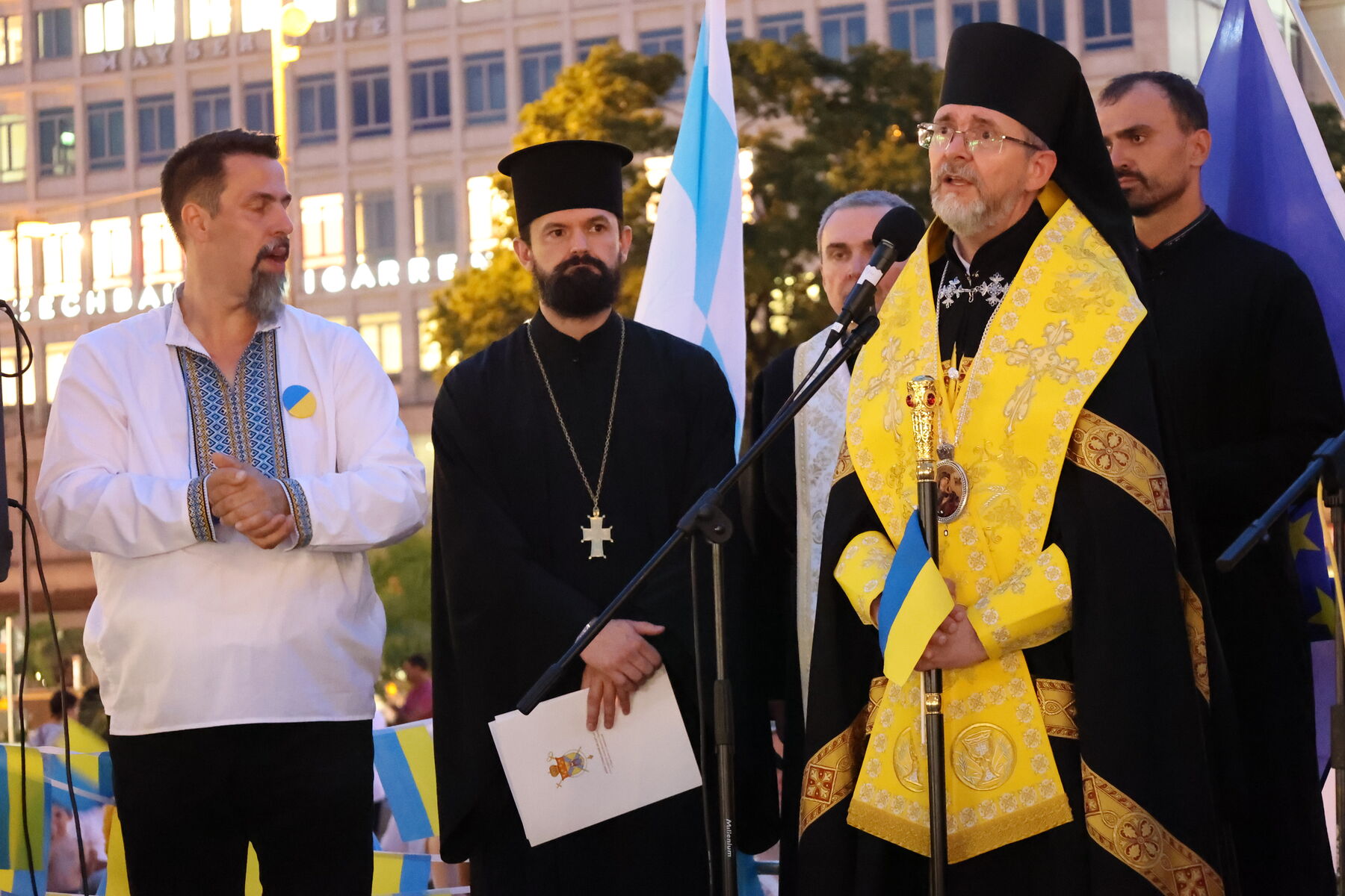 «Схиляємо голови перед нашими захисниками і дякуємо їм», — владика Богдан у День Незалежності України у Мюнхені
