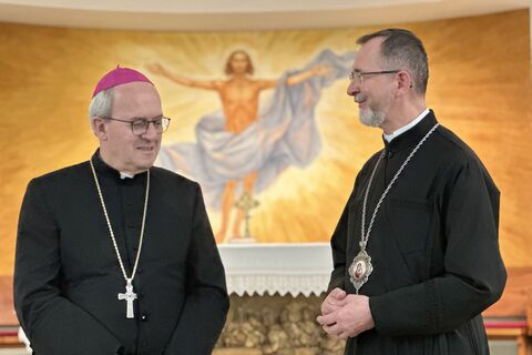 Владика Богдан зустрівся з архиєпископом Москоне в Сан-Джованні-Ротондо: молитва, солідарність і підтримка України