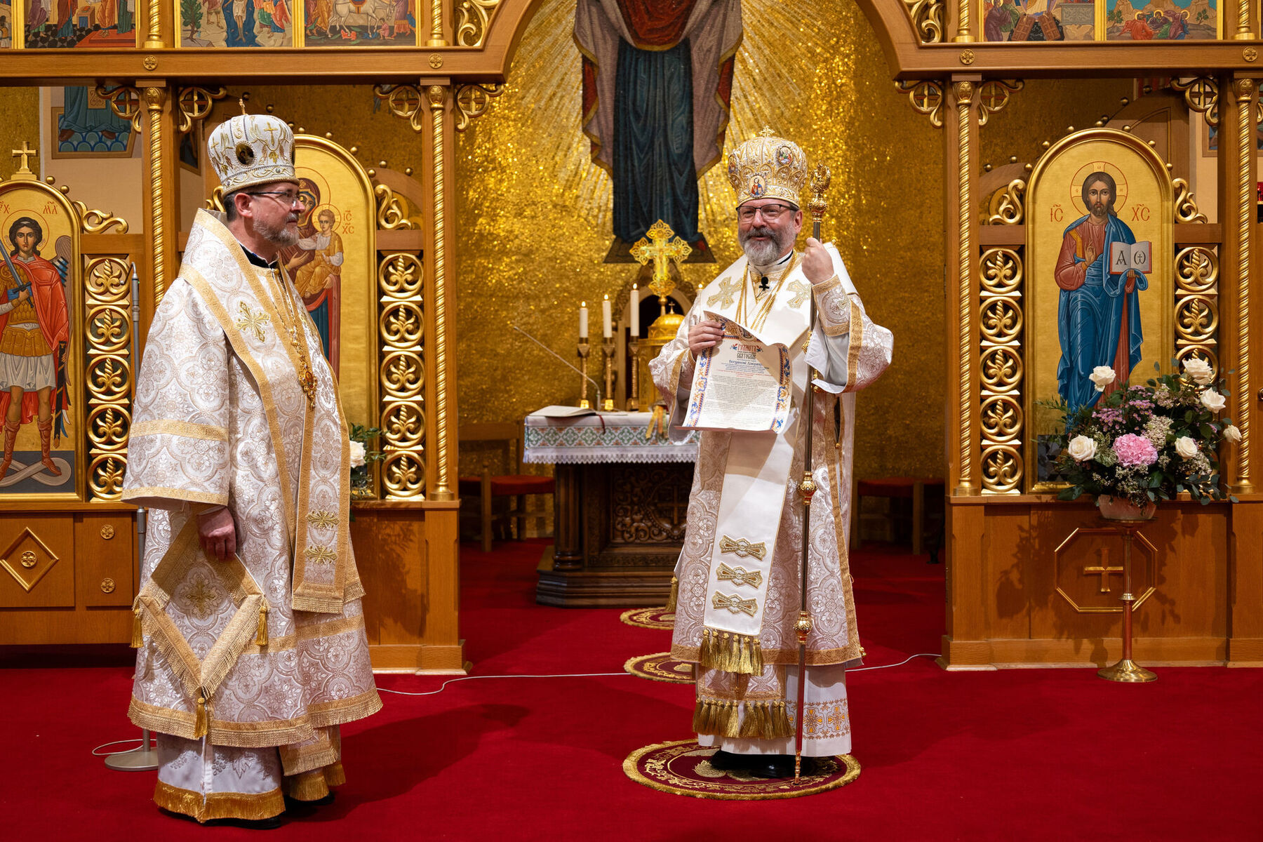 Seine Seligkeit Sviatoslav Shevchuk gratulierte Bischof Dr. Bohdan Dzyurakh zum 35-jährigen Jubiläum seines Priestertums