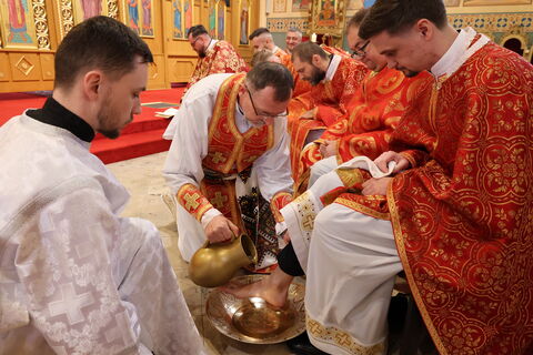 Bischof Dr. Bohdan vollzog die Fußwaschung der Priester