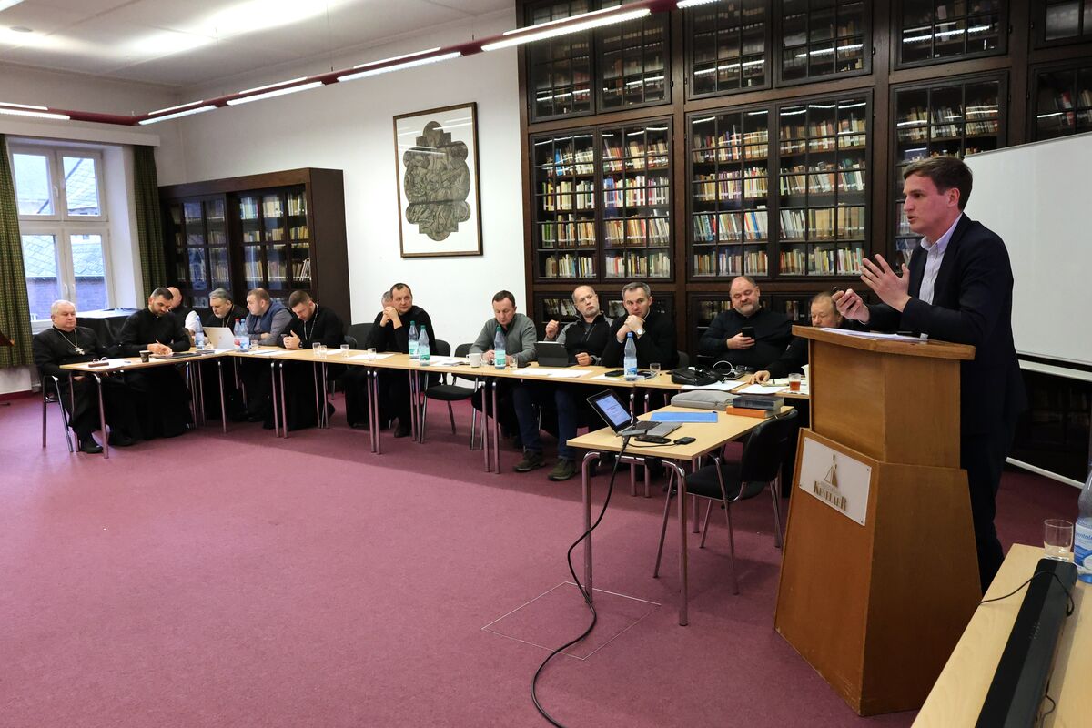 Канонічні аспекти при укладанні Таїнства Подружжя