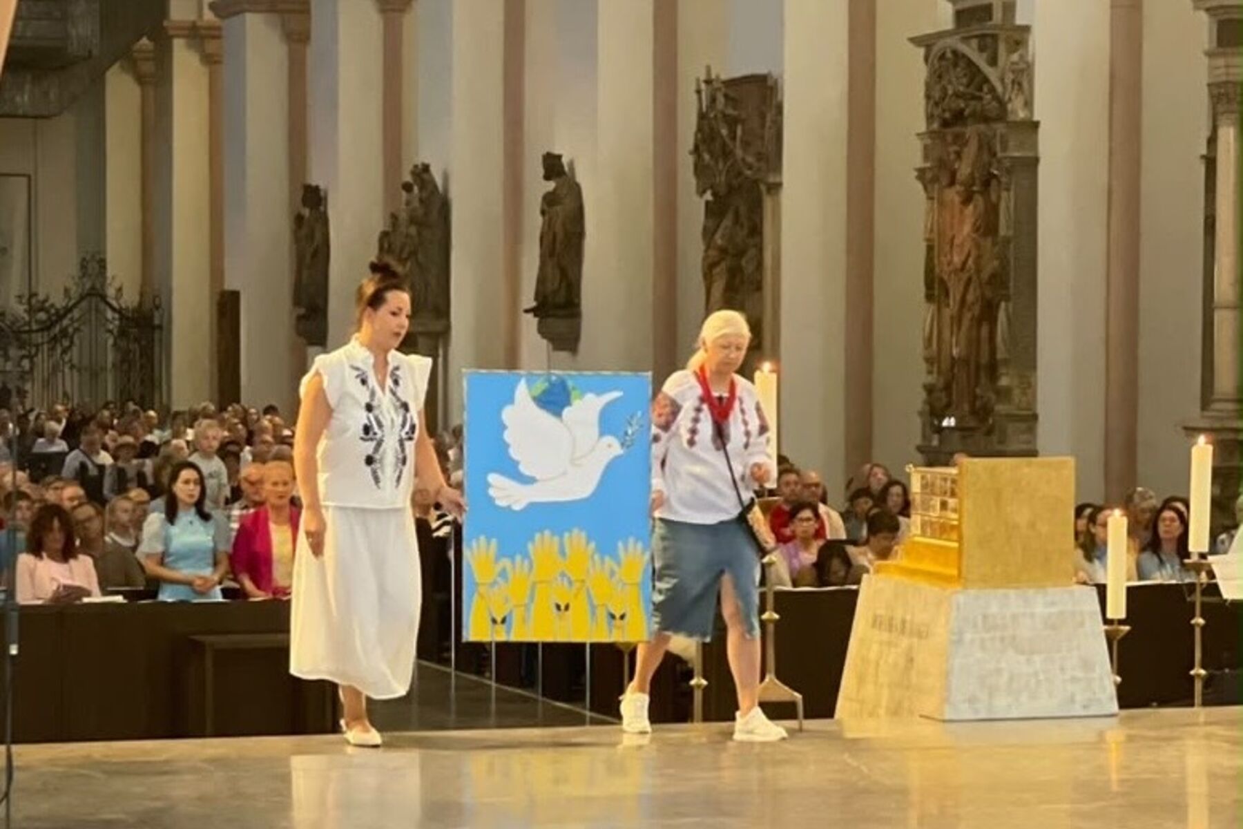 «Майте відвагу і встаньте!» — українська громада взяла участь у завершенні Тижня святого Кіліана у Вюрцбурзі