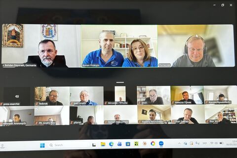 «Церква будується через родини»: онлайн-зустріч священників Апостольського екзархату з владикою Богданом
