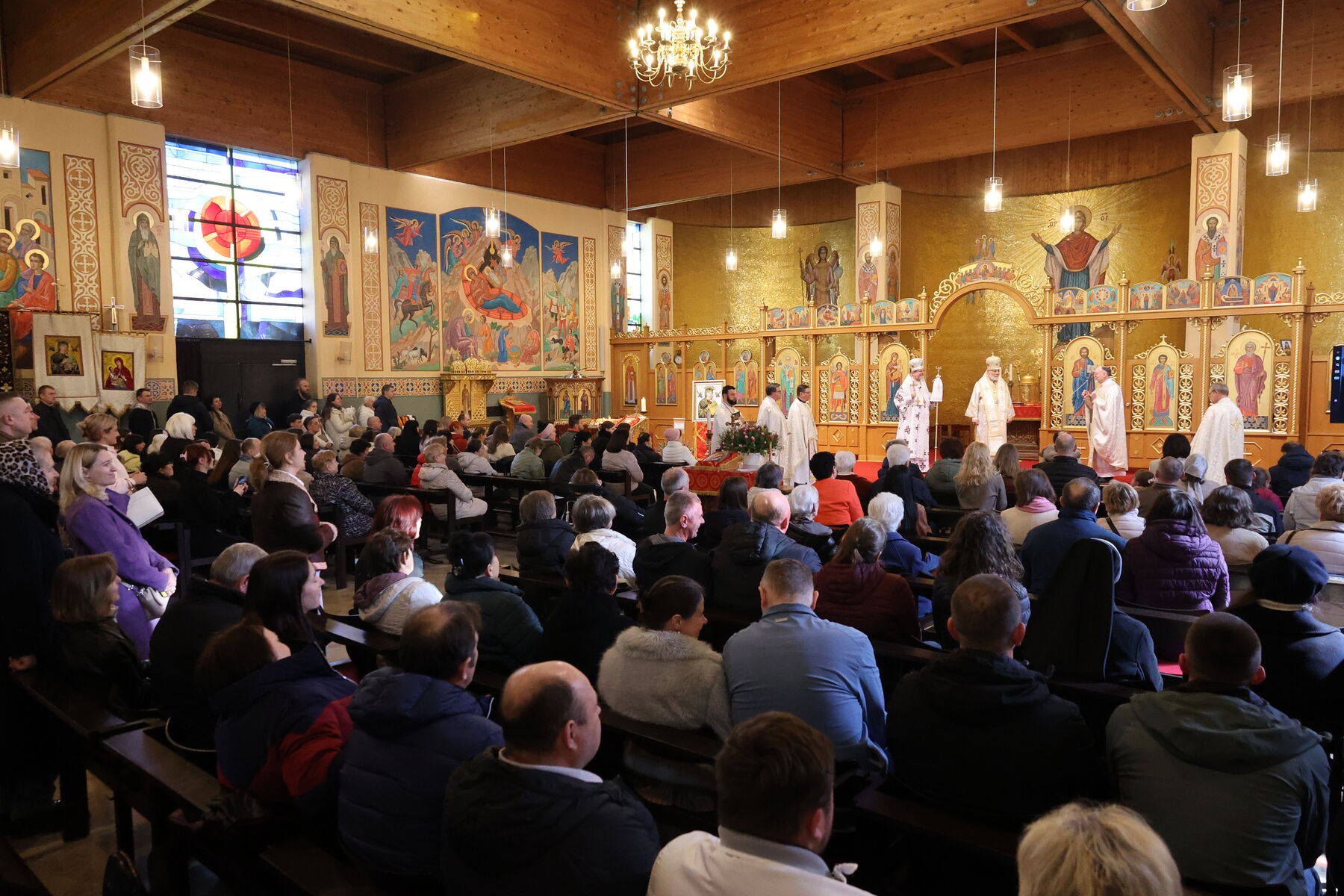 Мюнхенська громада привітала владику Богдана з ювілейними датами