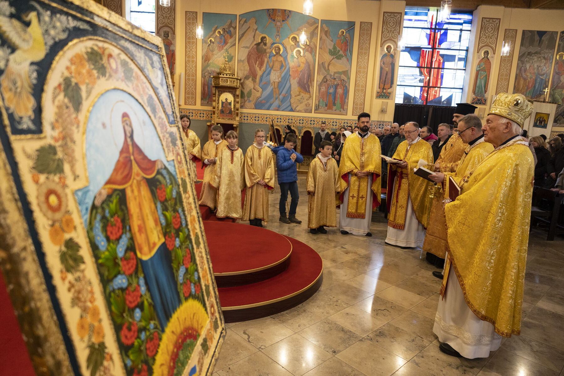 «У цій боротьбі проти сил зла, у цій наполегливій молитві за справедливий і міцний мир ми розраховуємо на вашу постійну солідарність і підтримку», — владика Богдан з нагоди річниці вторгнення росії в Україну