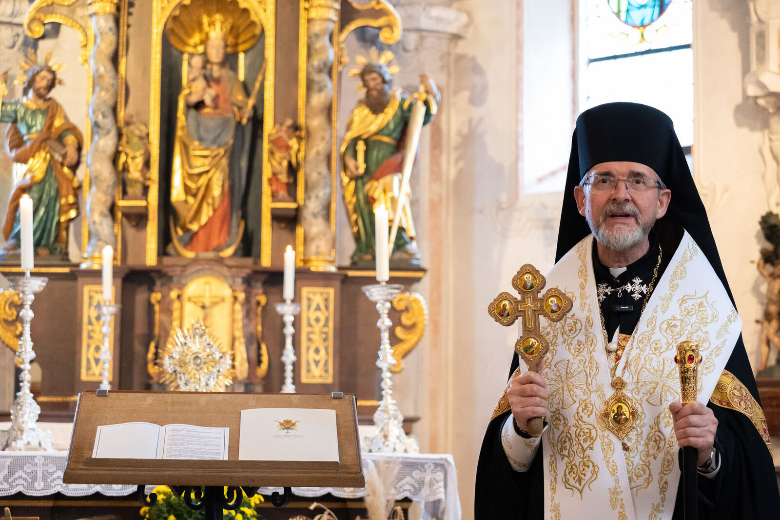 Bischof Bohdan in der Edigna-Kapelle in Puch