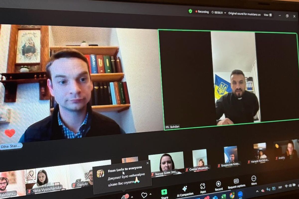 Молодь вивчає Літургію