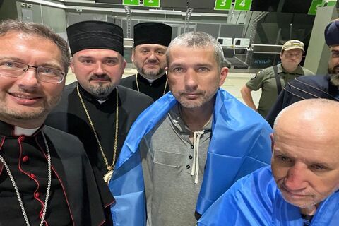 Апостольський нунцій в Україні про звільнення священників із полону: Радісна мить і спонука діяти далі