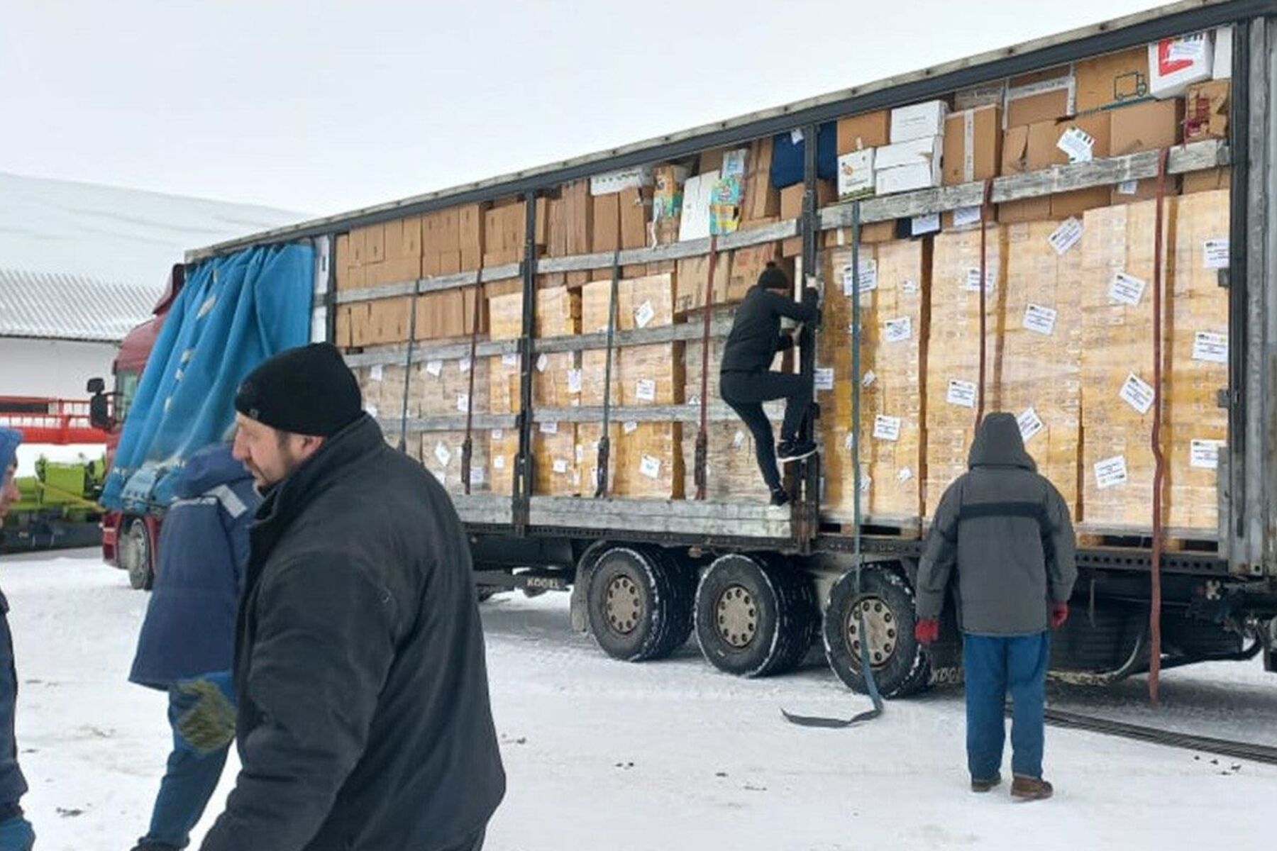 В Україну доставили 80 електрогенераторів та ліки від Папи Лева XIV