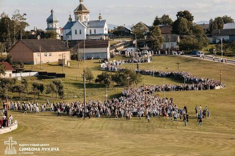 Владика Богдан взяв участь у сотих молитовних чуваннях у Старуні