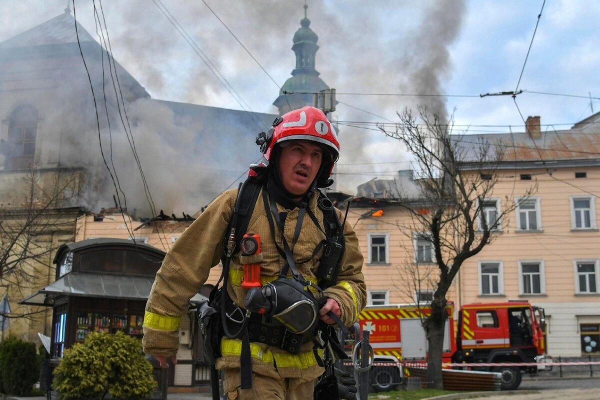 Ukraine: Kirchen verurteilen Angriff auf UNESCO-Weltkulturerbe in Lviv