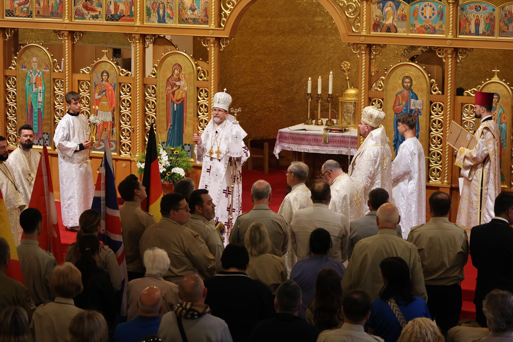 Урочиста Архиєрейська Літургія в Мюнхені: 100-ліття Спілки Української Молоді (СУМ)