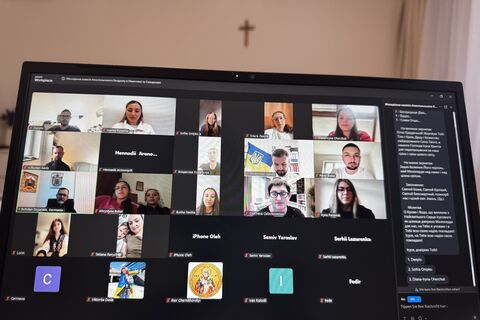 Онлайн-зустріч єпископа з молоддю