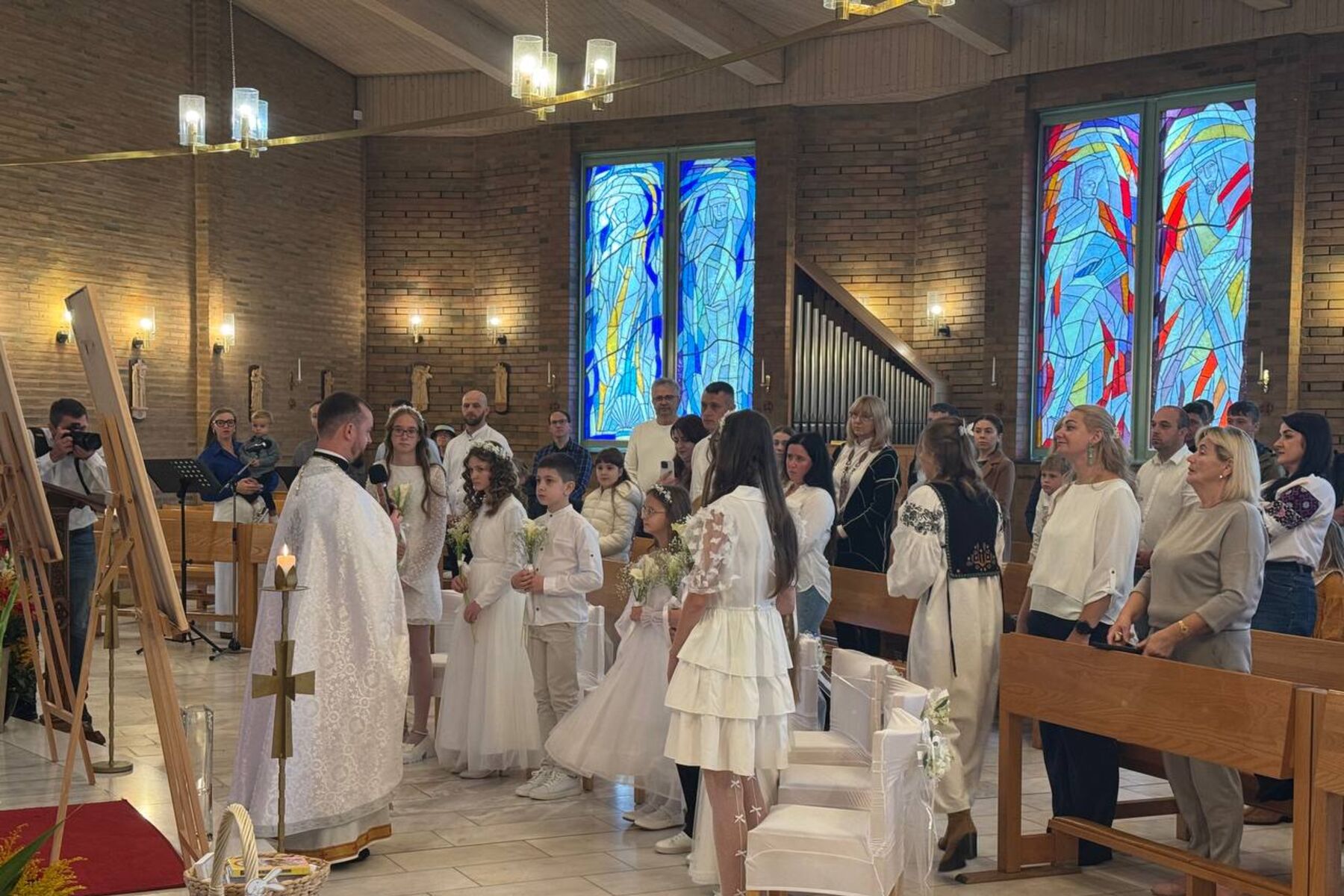 Перша сповідь українських дітей у Швеції та урочисте Причастя