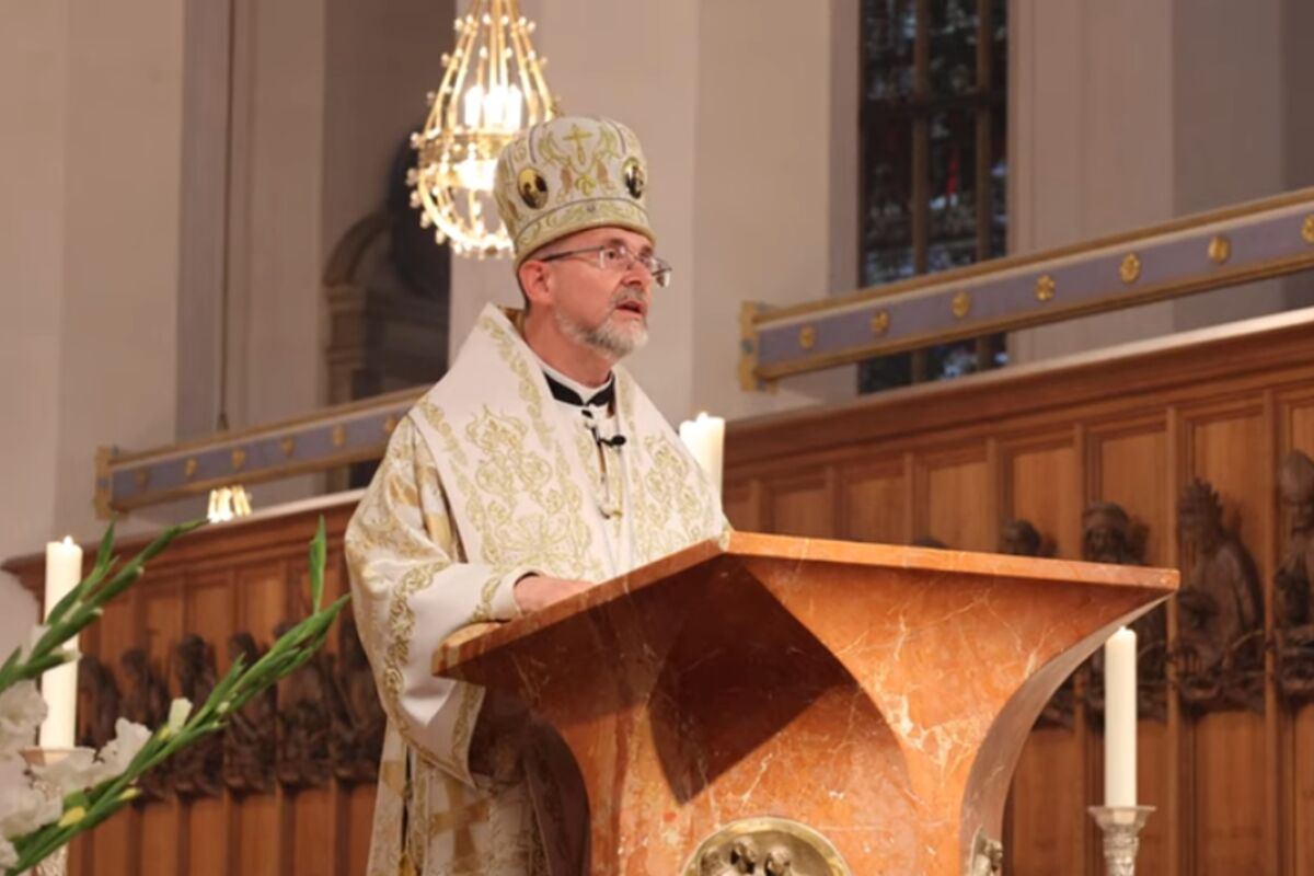 Ukrainische Gemeinde bei interkulturellem Gottesdienst in München